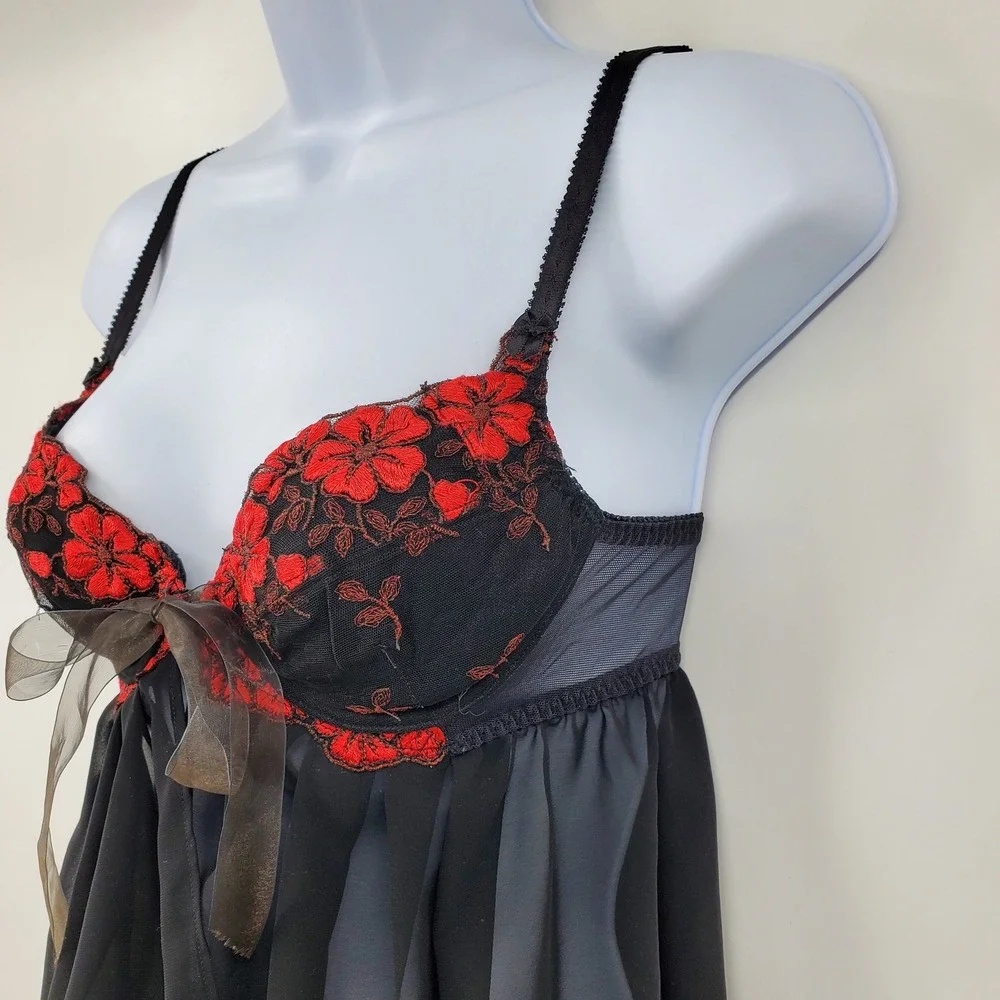Vintage Victoria's Secret Black Red Floral Y2K Babydoll‎ Chemise 32 Whimsigoth